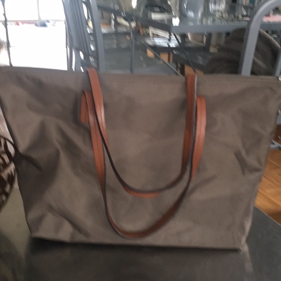 Banana Republic Handbags - Banana Republic / Zippered Tote/ Leather Trim/